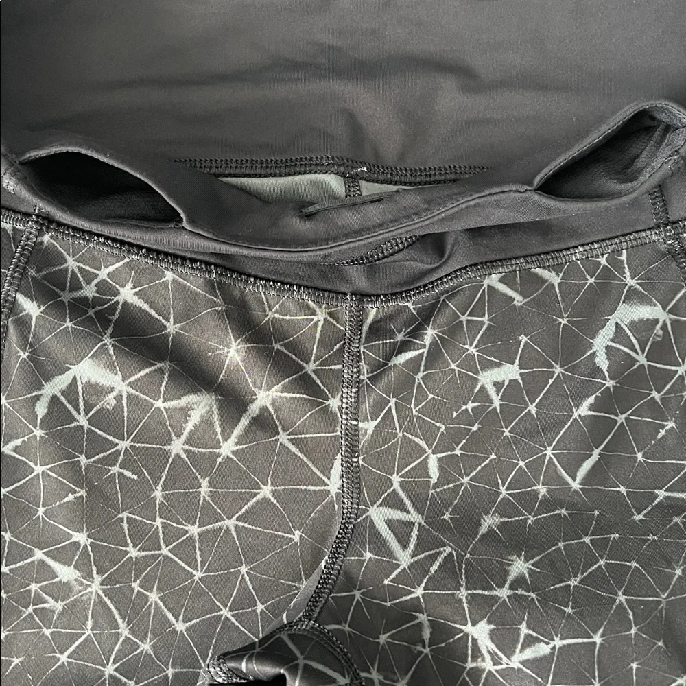 Lululemon Inspire Crop II Star Crush Coal Black Size 6